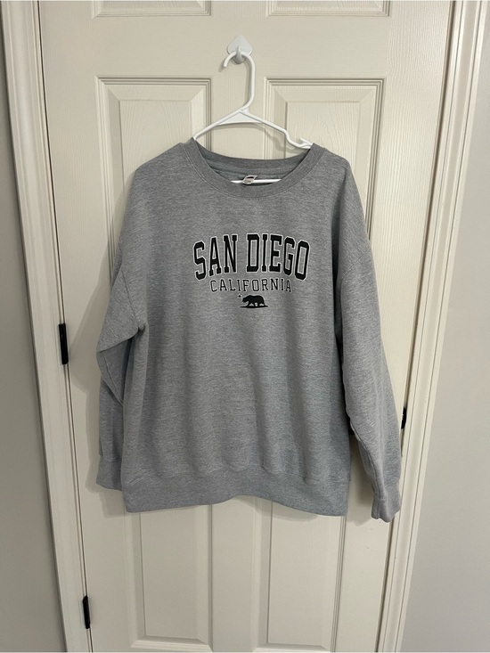 Smart Blanks Tops - San Diego California Light Grey Crewneck Sweatshirt